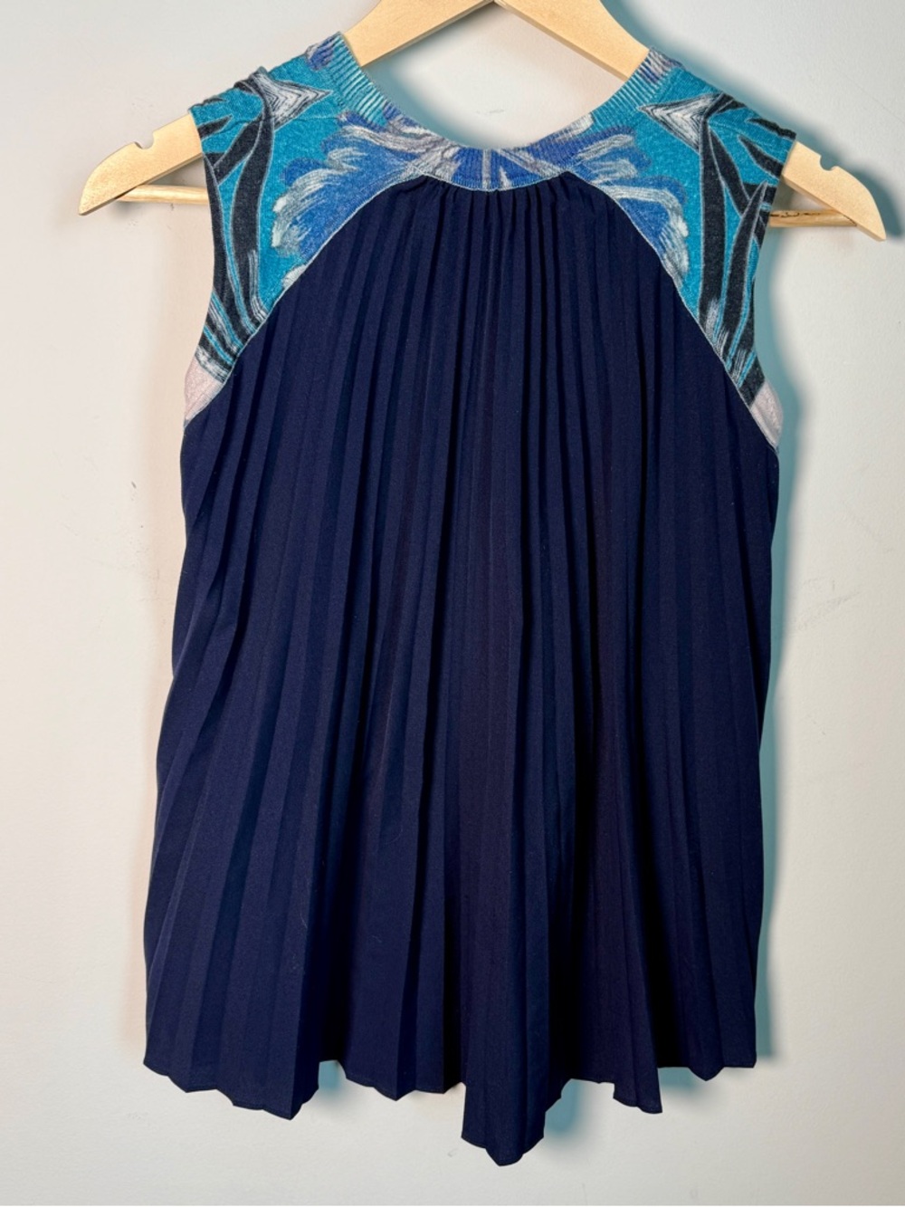 Yigal Azrouël Mixed Media Abstract Print Pleated Tank XS Navy Blue Silk Cashmere - Picture 4 of 9